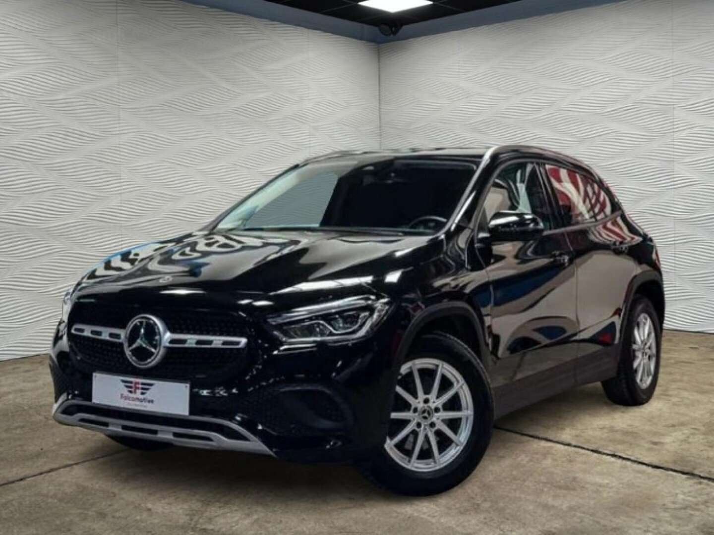 Mercedes-Benz GLA-Klasse 180d*AUT*DAB-RADIO*CAMERA*ZETELVERW, Auto's, Automaat, Isofix, Zwart, Bedrijf