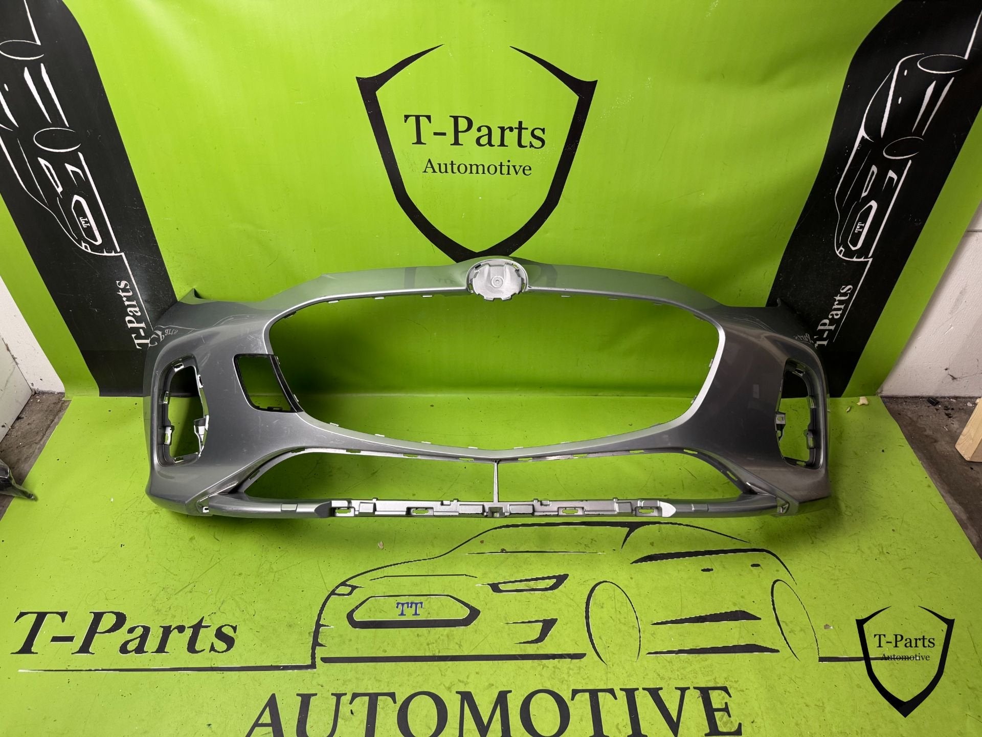 mazda 2 voorbumper bumper 1M0250020, Auto-onderdelen, Carrosserie, Gebruikt, Shinchi, Fuchu-Cho 3-1
730-8670  Hiroshima, Mazda Motor Corporation