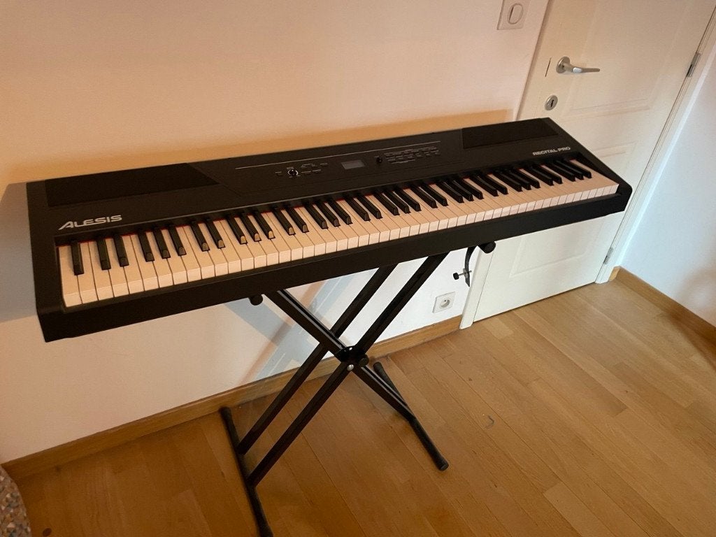 Alesis Recital Pro digitale piano met 88 toetsen, Muziek en Instrumenten, Synthesizers, Ophalen, Zo goed als nieuw, 88 toetsen