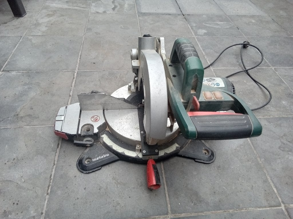 Scie à onglet metabo, Bricolage & Construction, Enlèvement, Utilisé, 1200 watts ou plus, Scie à onglet