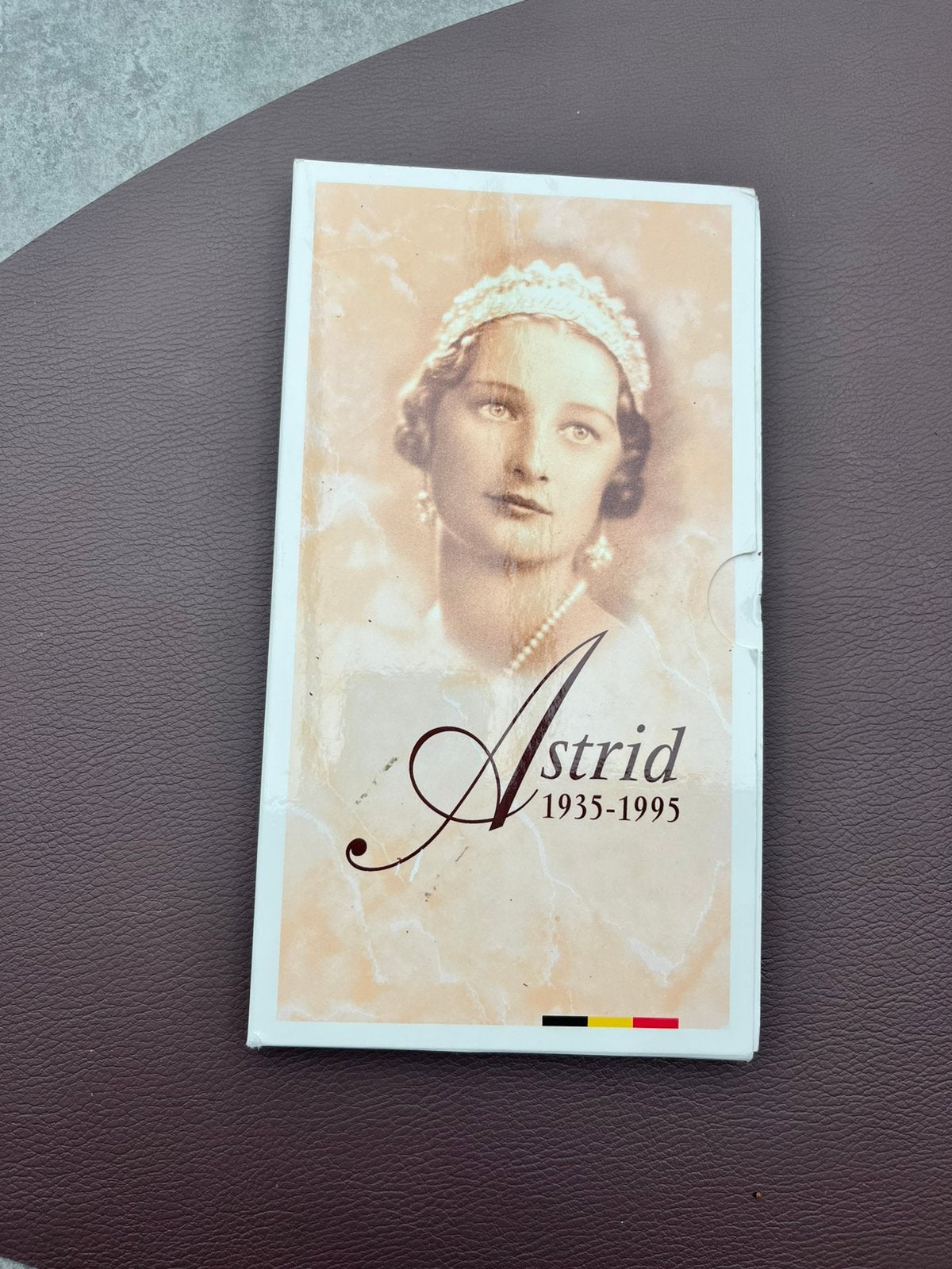 Zilveren munt ter ere van koningin Astrid, Ophalen, Zilver