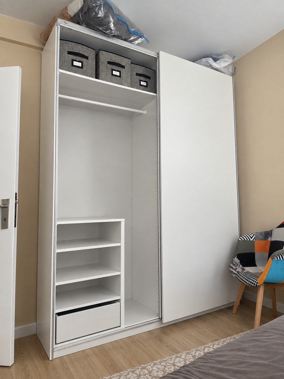 IKEA PAX Wardrobe with HASVIK Sliding Doors – €250, Maison & Meubles, 200 cm ou plus, Comme neuf, Enlèvement, 200 cm ou plus