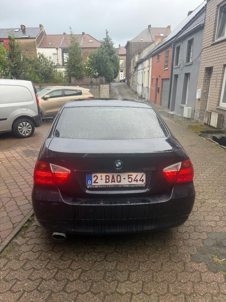 BMW 318D E90 model uit 2009, Auto's, BMW, 100 kW, Achterwielaandrijving, 1995 cc, Bluetooth