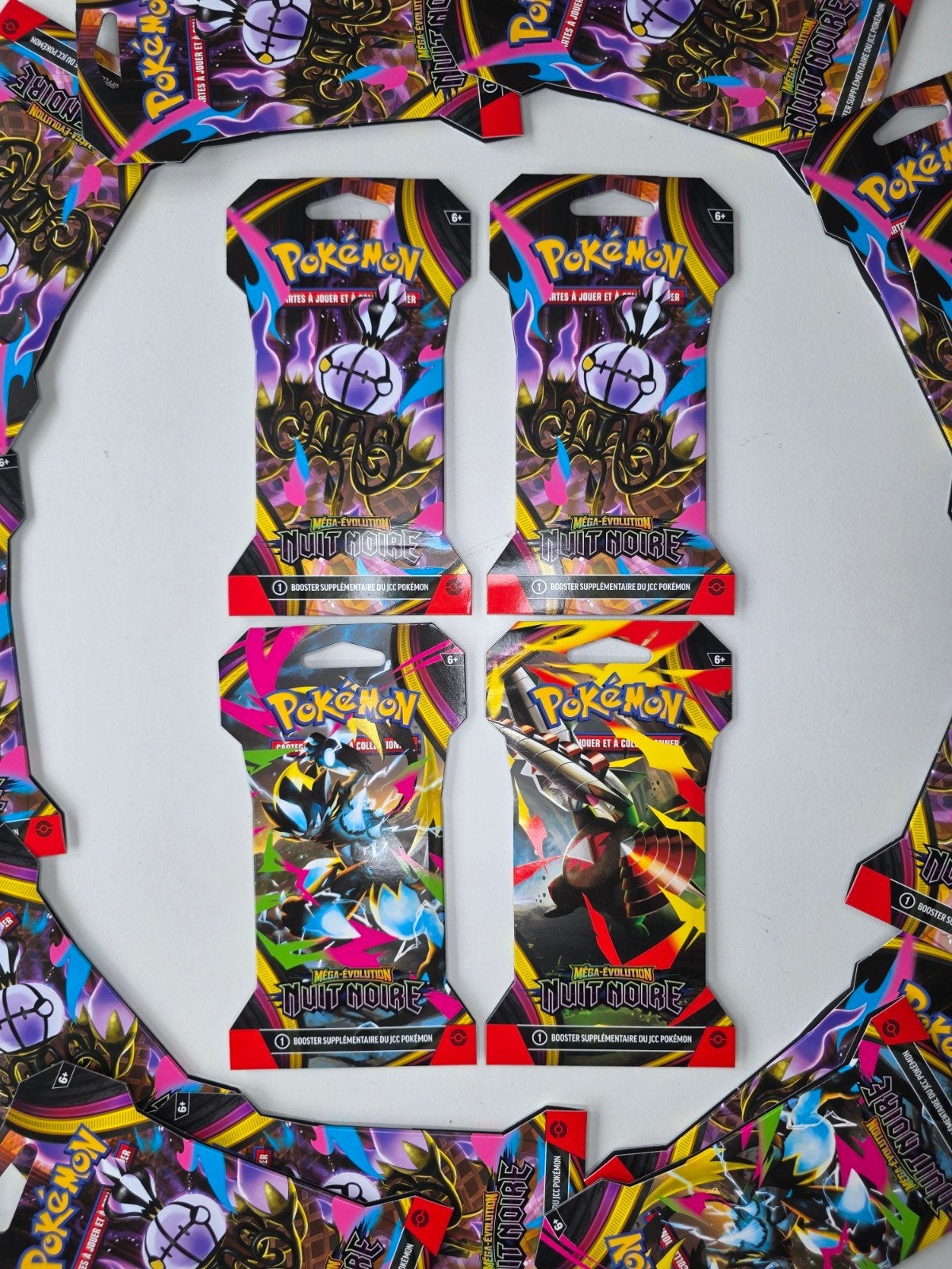 1 Lot de 4 Blister Carton Nuit Noir ME05 Pokemon !, Enlèvement ou Envoi, Neuf, Booster, Foil