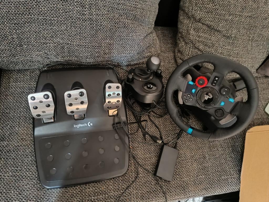 Volant g29 pc ps4 ps3 ps5 comme neuf, Enlèvement ou Envoi