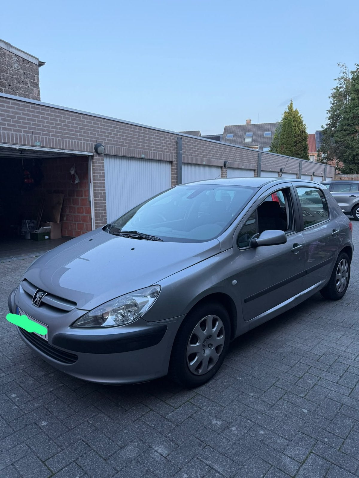 Peugeot 307 Petrol — 180 000 km prêts à souscrire !, Autos, Argent ou Gris, Achat, Automatique, Particulier
