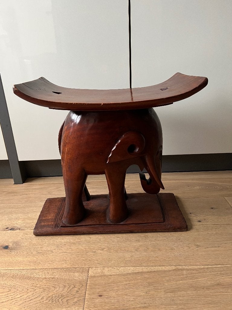Ashanti / Asante houten kruk. Olifant. Ghana jaren ‘60, Ophalen, Gebruikt, Hout