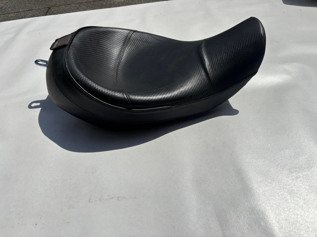Selle solo.corbin .Harley Davidson Dyna (carbu), Enlèvement