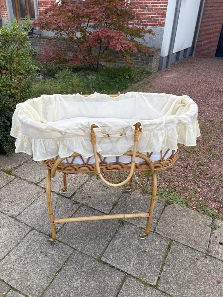 Berceau/berceau vintage en rotin, Enfants & Bébés, Berceaux & Lits, Enlèvement, Utilisé