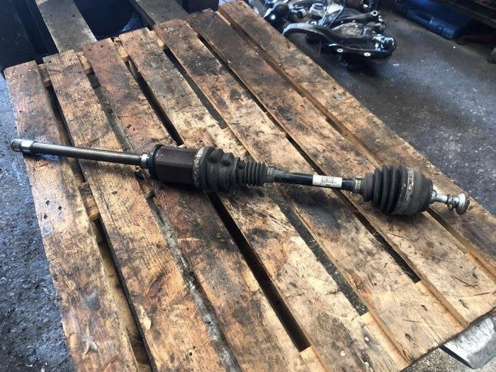 Arbre de transmission avant droit d'un BMW 5-Serie, -, 3 mois de garantie, Utilisé, -