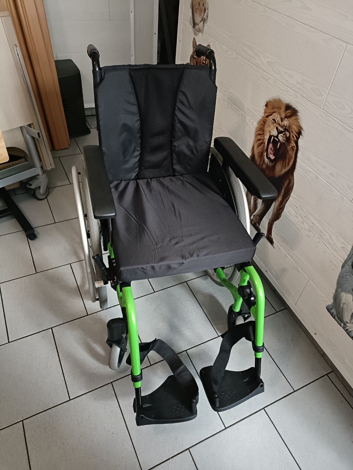 Chaise roulante pliable et démontable INVACARE ACTION3 41cm, Enlèvement