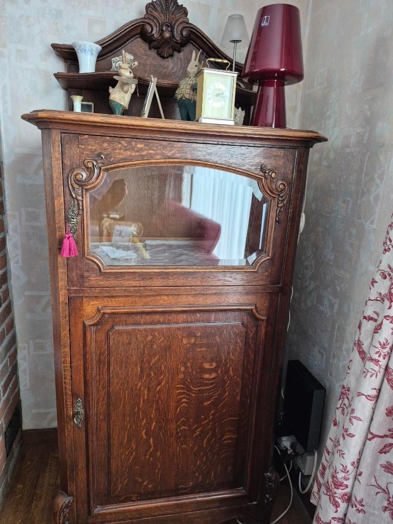 Commode antiquité, Enlèvement