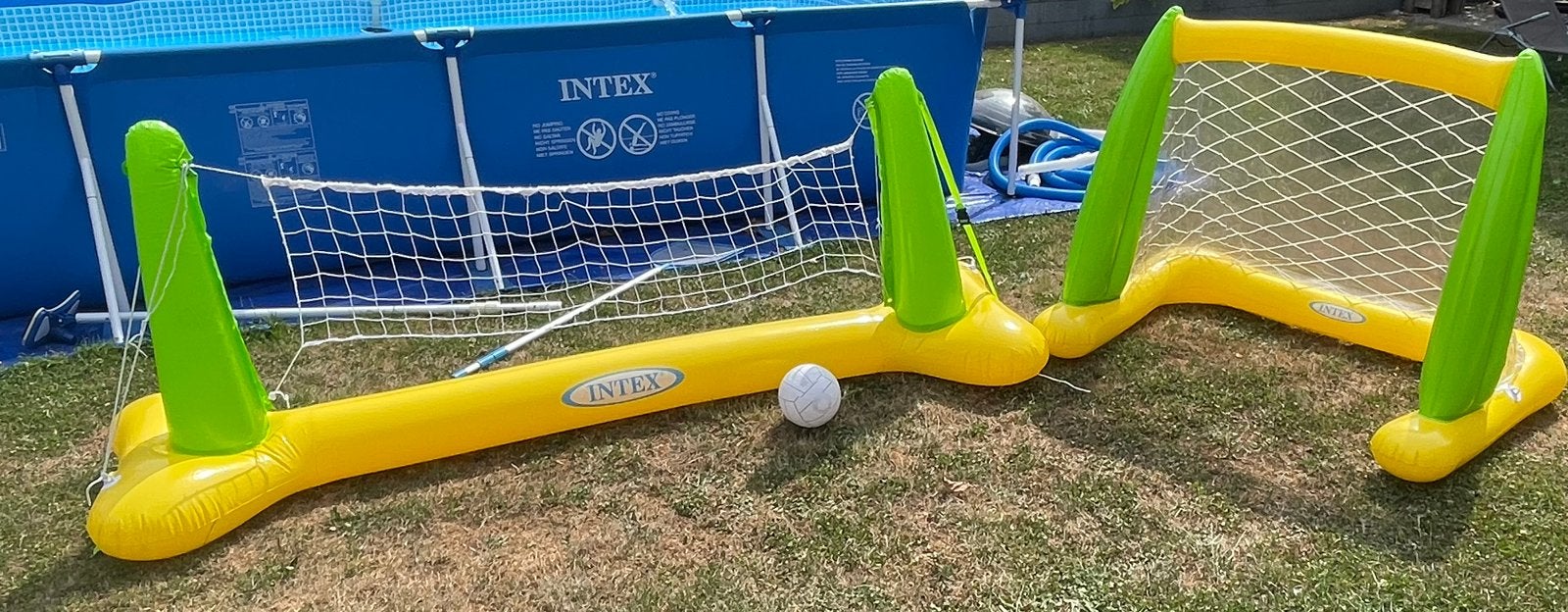 Voetbalgoal en vollybalnet voor in het zwembad, Ophalen, Gebruikt