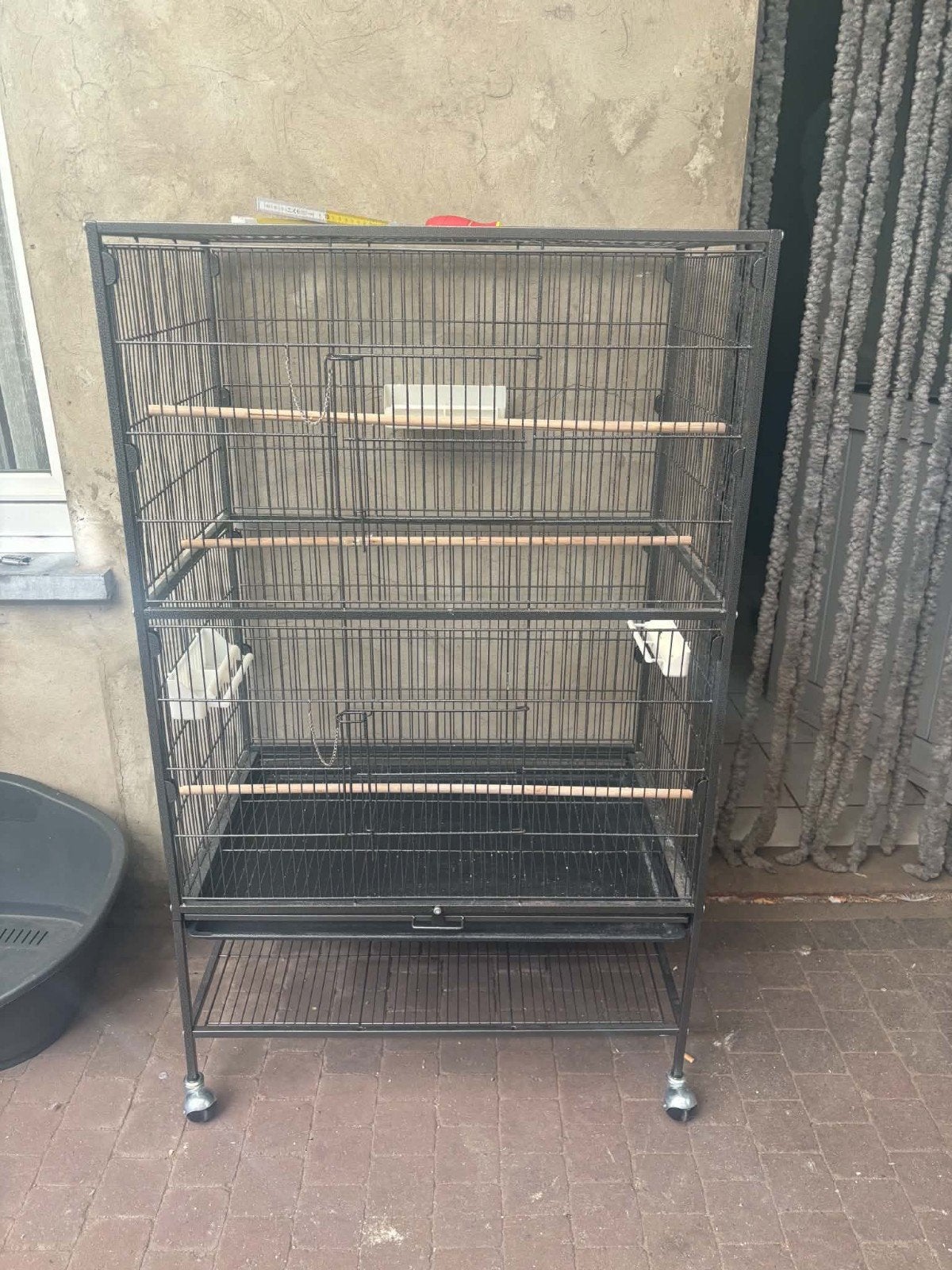 cage à oiseaux/volière à vendre 
H 132
B 25,1
L 79