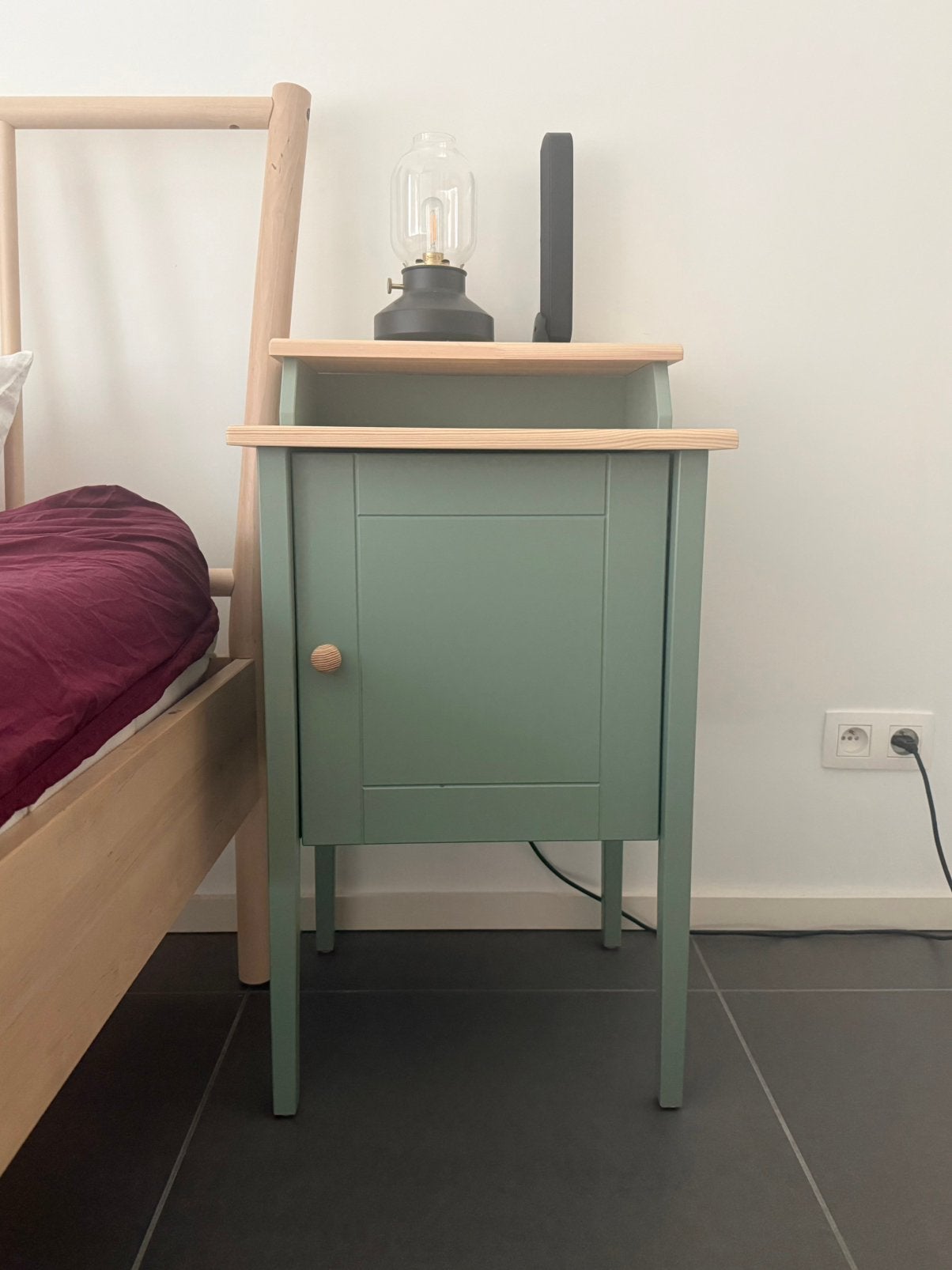 Table de chevet HEMNES ikea, Maison & Meubles, Enlèvement, Comme neuf