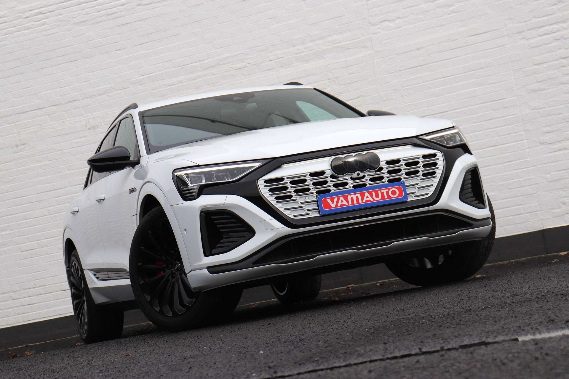 Audi Q8 e-tron 106 kWh 55 Competition - B&O/AdaptiveCC/Towba, Autos, Audi, Entreprise, Achat, Q8 e-tron, ABS, Caméra de recul