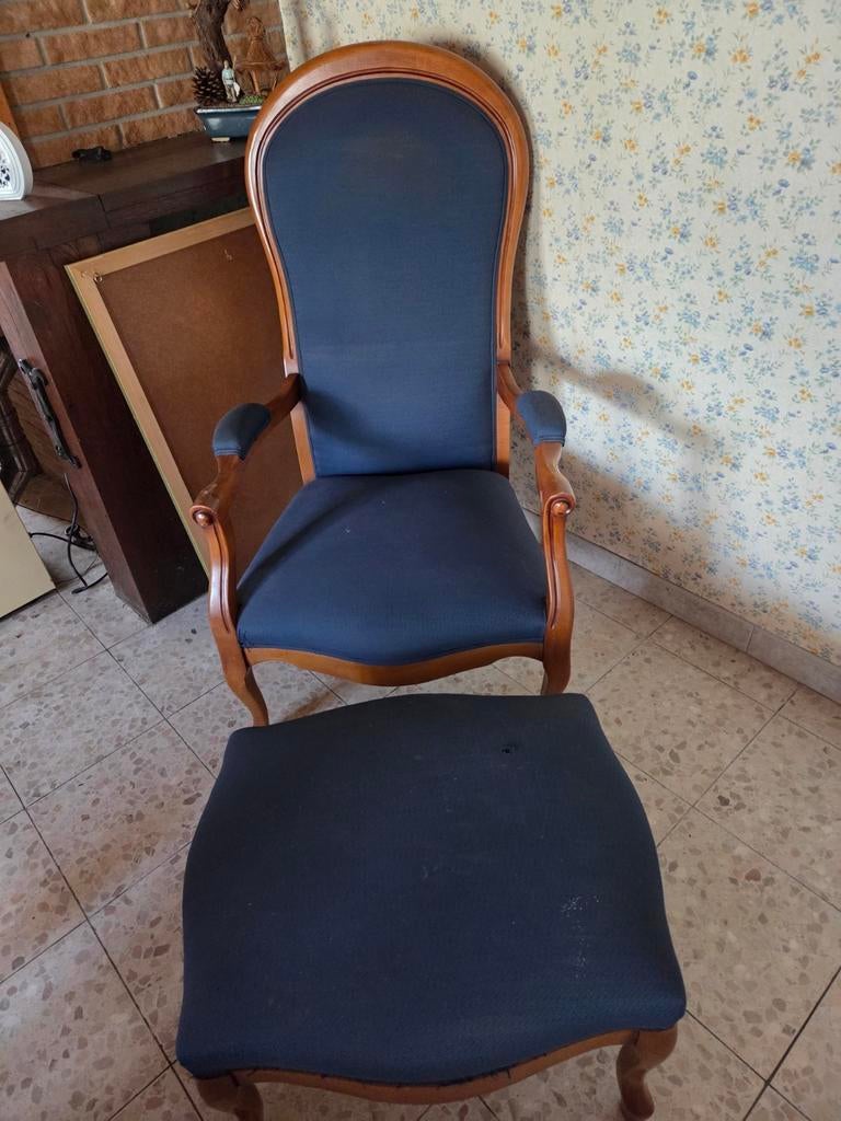 Fauteuil et repose pieds