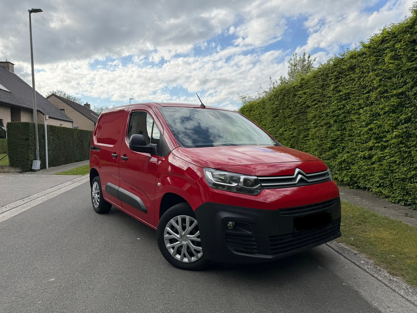 Citroën Berlingo automatique 95 000 km, Autos, Rouge, Achat, Euro 6, Noir