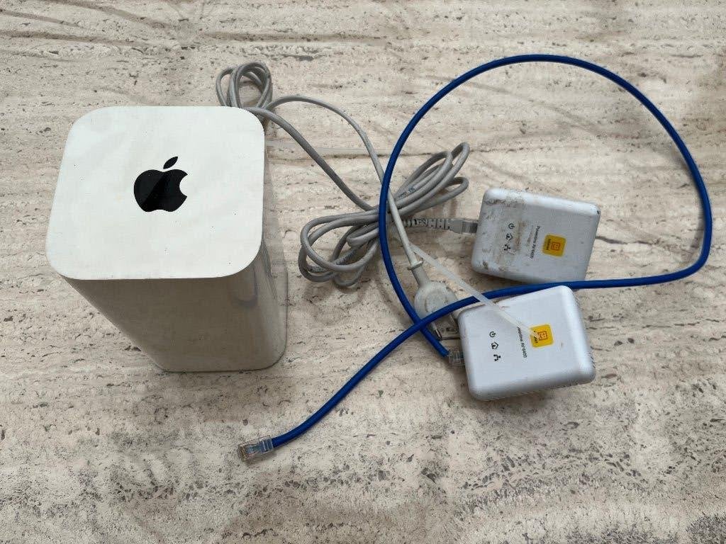 Apple AirPort + 2 powerlinken, Computers en Software, Ophalen of Verzenden