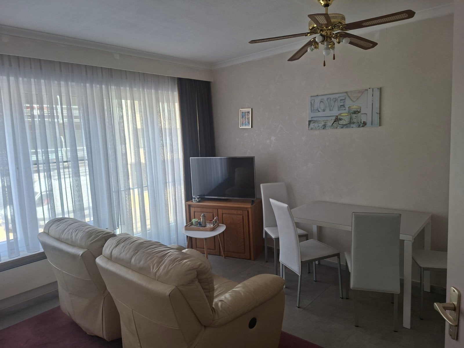 Knusse vakantiestudio te huur op 50m van de zeedijk te Midde, 5 personen, Antwerpen of Vlaanderen, Internet, Appartement