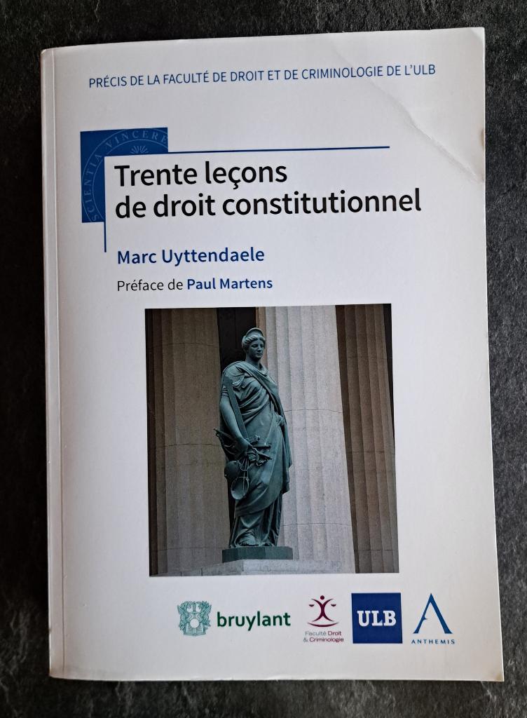 Trente leçons de droit constitutionnel, Enlèvement, Comme neuf