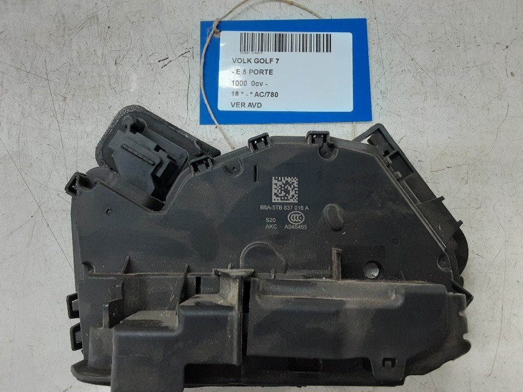 PORTIERSLOT RECHTS VOOR Golf VII (AUA) (5TB837016A), Gebruikt, Volkswagen, Mevr. I. Hauben, Rue de l'Espoir 34 34
4030  GRIVEGNÉE, BE