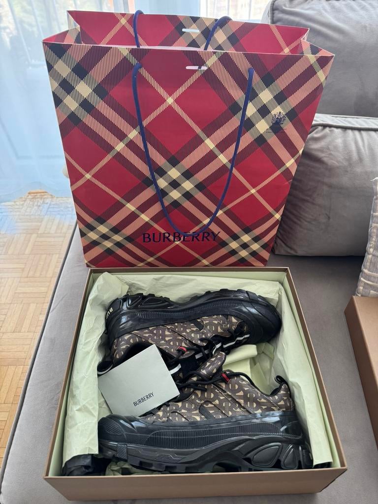 Burberry Arthur sneakers, Kleding | Heren, Schoenen, Ophalen, Zo goed als nieuw