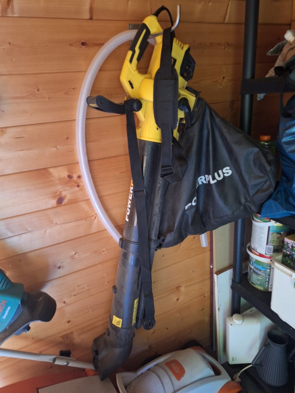 Electrisch bladblazer

Powerplus, Tuin en Terras, Bladblazers, Ophalen