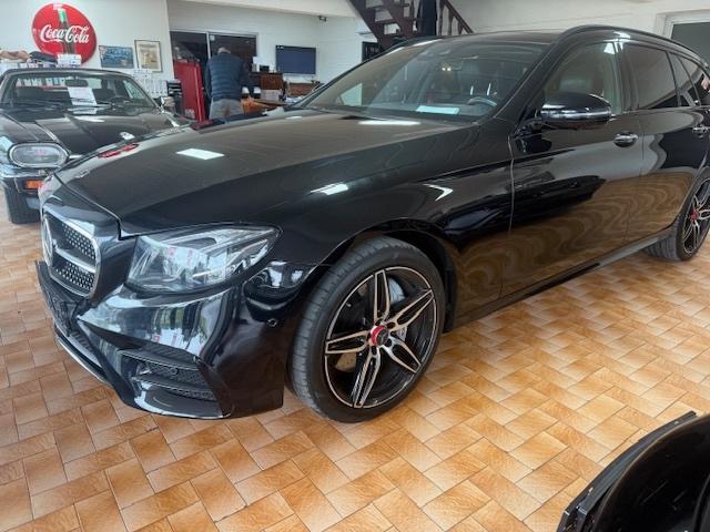 MB E43 AMG STATION! FULL OPTIONS!, Auto's, Mercedes-Benz, Bedrijf, E-Klasse, Benzine, Euro 6, Break, 5 deurs, Automaat, Zwart