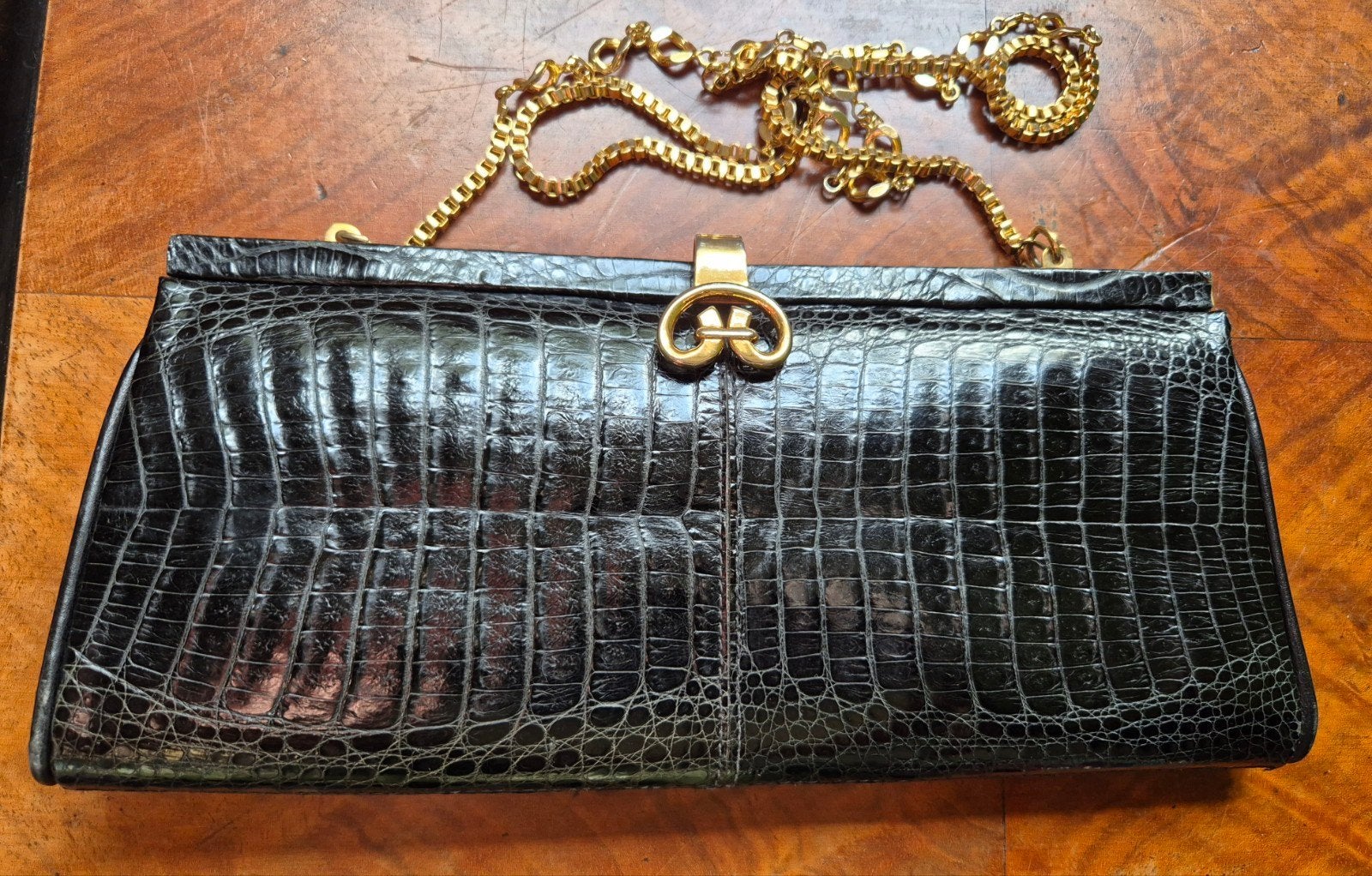 Vintage baby krokodillenleer tasje met gouden hardware, Ophalen of Verzenden, Zo goed als nieuw, Zwart, Schoudertasje