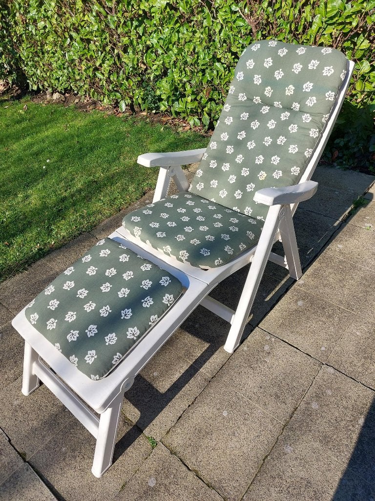 Chaise longue, Enlèvement, Comme neuf, Plastique, Pliant