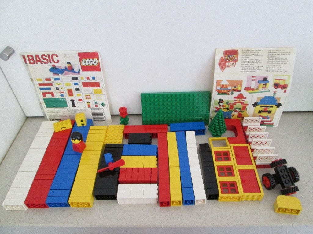 Lego Basic nr. 1577 volledige inhoud zonder opberg emmer, Kinderen en Baby's, Speelgoed | Duplo en Lego, Gebruikt, Overige thema's