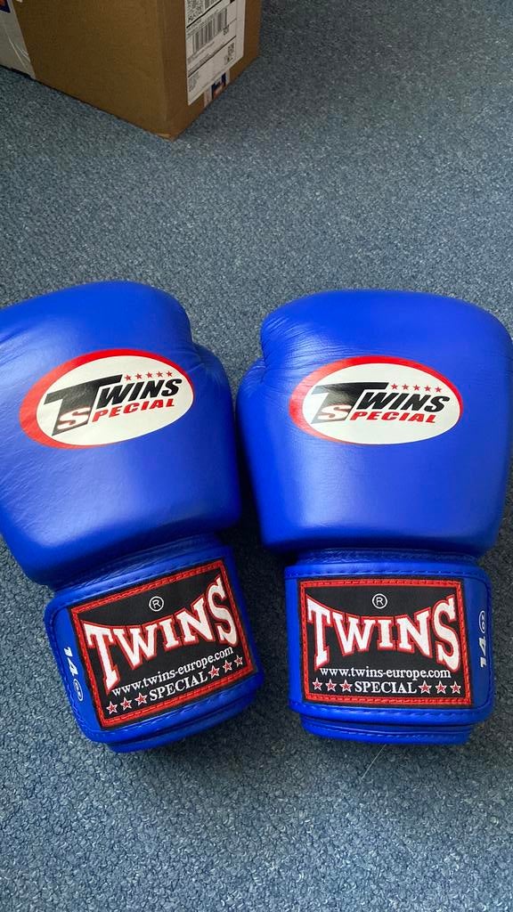 Gants de boxe Twins Special 14 Oz en cuir bleu – NEUFS, Enlèvement ou Envoi, Comme neuf