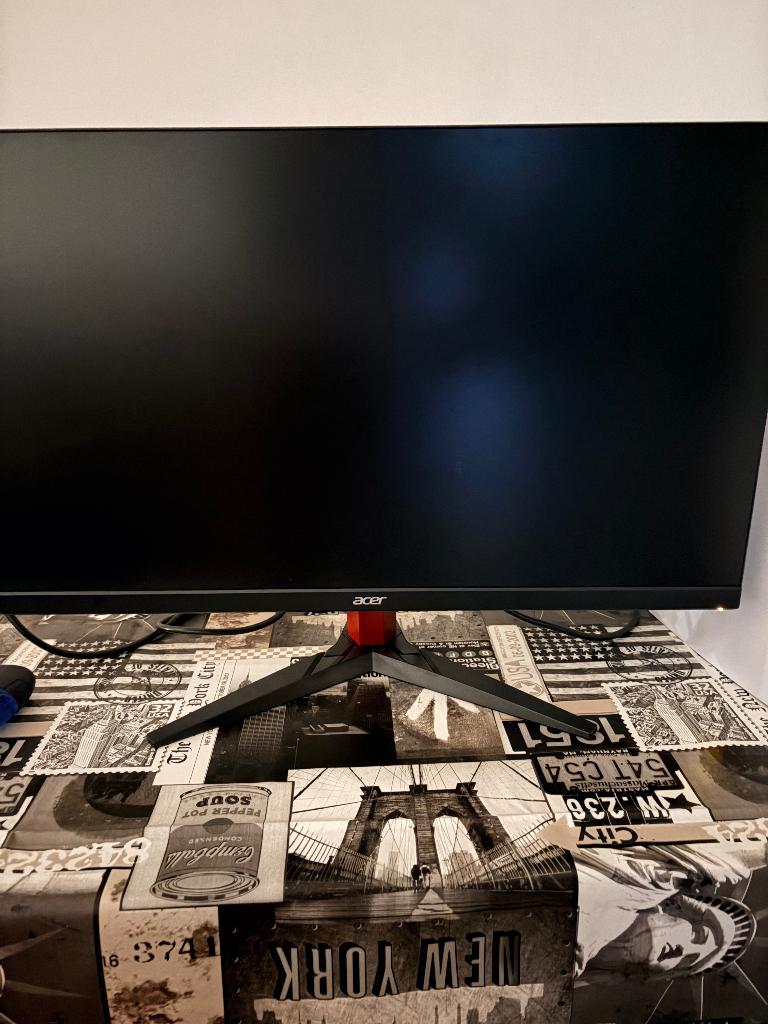 Acer Nitro KG272 27" FullHD 165hz, IPS, Moins de 1 ms, 151 à 200 Hz, Full HD