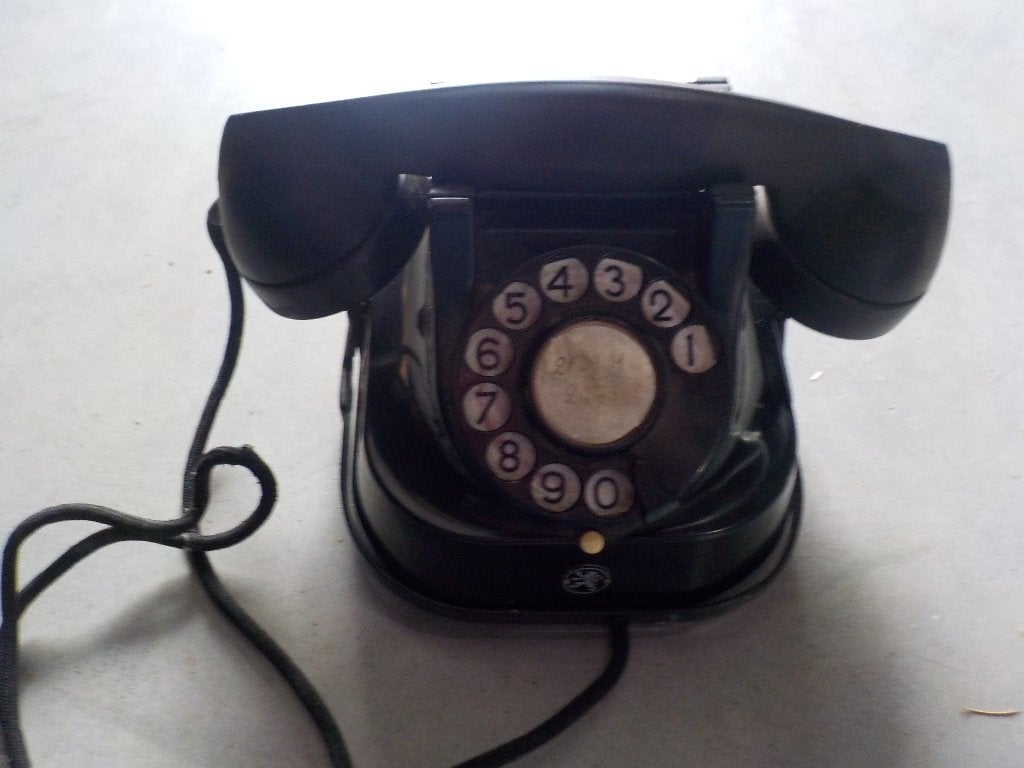 Vintage zwarte bakelieten draaischijf telefoon, Antiek en Kunst, Ophalen