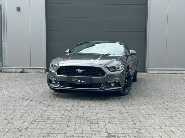 Ford Mustang benzine, Achterwielaandrijving, 4 cilinders, 233 kW, Zwart