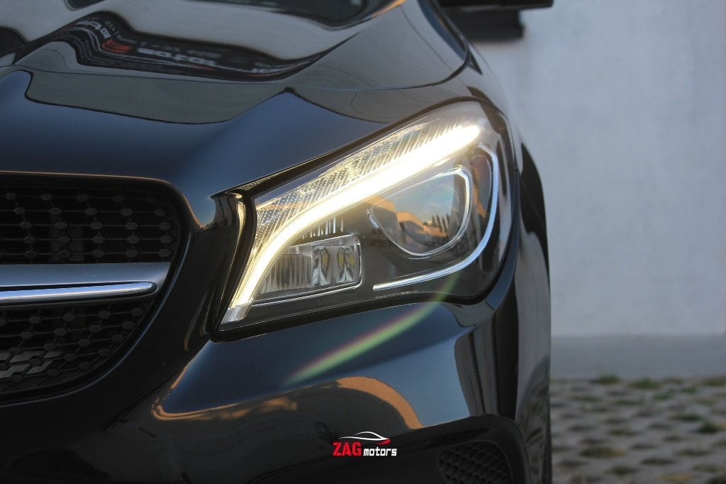 Mercedes CLA 180 Urban | 93.000km | Automaat | LED | Navi, Auto's, Mercedes-Benz, 4 cilinders, 1600 cc, Leder en Stof, Zwart