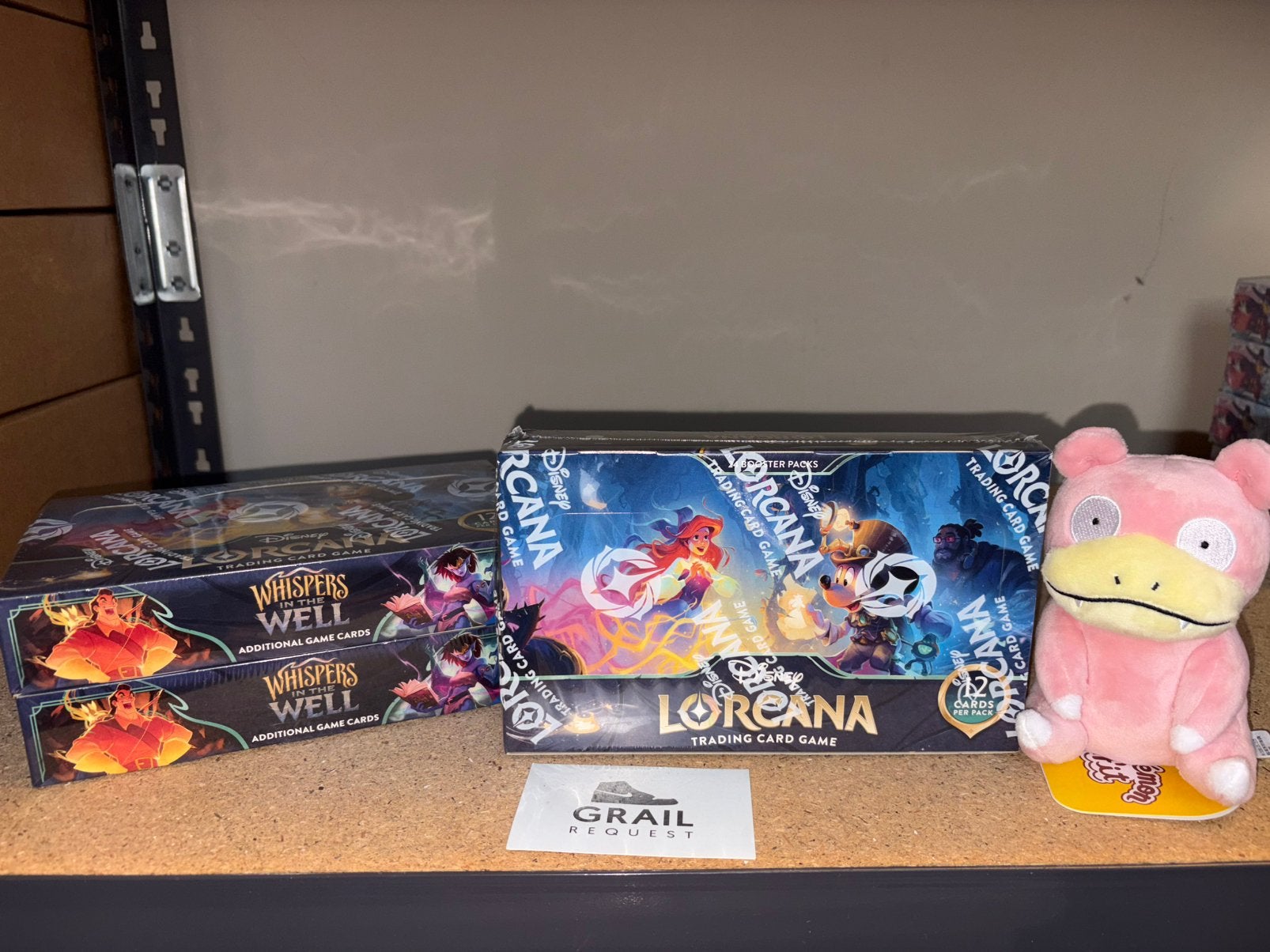 Disney Lorcana Whispers in the well booster box display, Hobby en Vrije tijd, Ophalen of Verzenden, Nieuw, Booster
