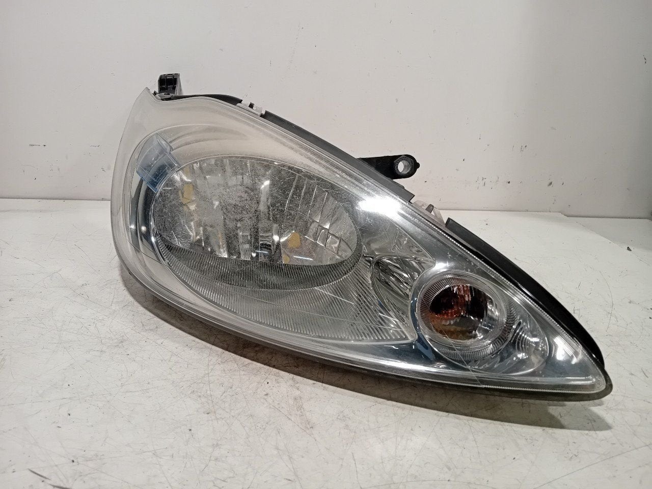 Koplamp rechts Ford Ka, Onderdelen@venauto.nl, Van der Ven Autorecycling B.V., Gebruikt, Ettenseweg 76, 4706 PB Roosendaal, The Netherlands
