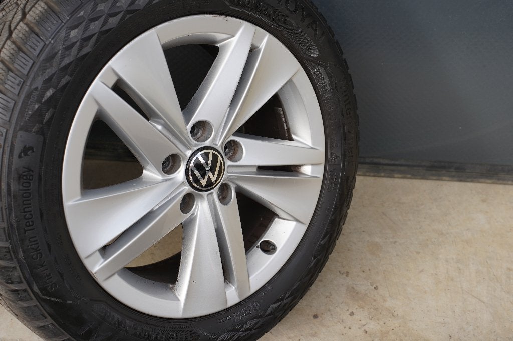 Kit HIVER 16' original pour VW GOLF (et autres), Autos : Pièces & Accessoires, Pneus hiver, 16 pouces, Véhicule de tourisme, 205 mm
