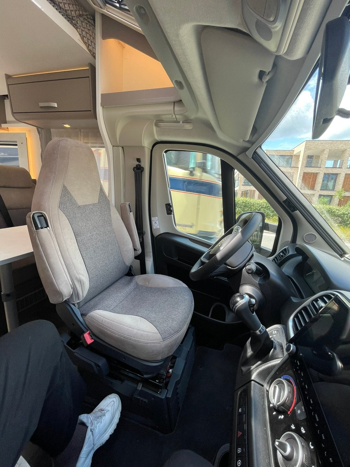 Carado pro + t338 AUTOMAAT, Caravans en Kamperen, Automaat, Standaard zit, Ringverwarming, Fiat