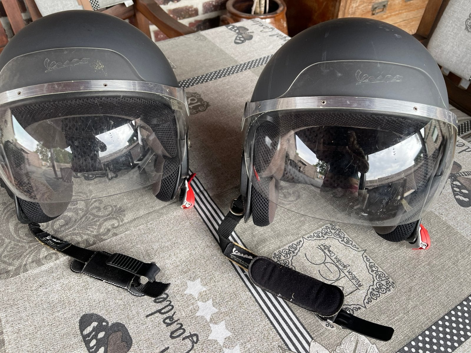 Vespa helm, Fietsen en Brommers, Brommerhelmen, Ophalen, Zo goed als nieuw