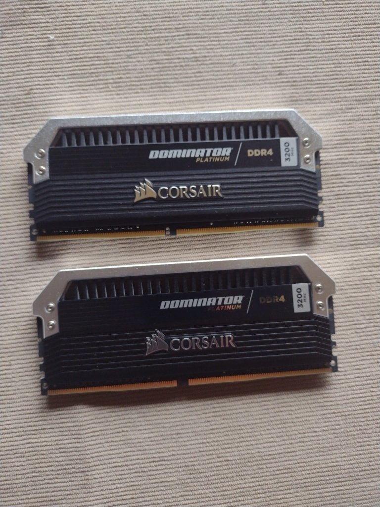 32GB (2x16GB) Corsair Dominator Platinium @ 3.200MT/s, Ophalen, DDR4, 32 GB