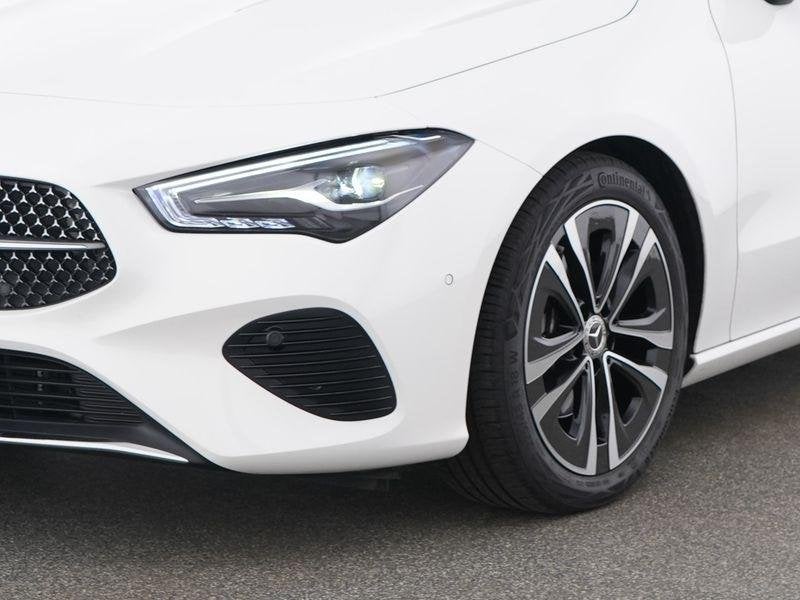Mercedes-Benz CLA-Klasse 180 Shooting Brake Luxury Line | Me, Auto's, CLA, Stof, Gebruikt, 4 cilinders