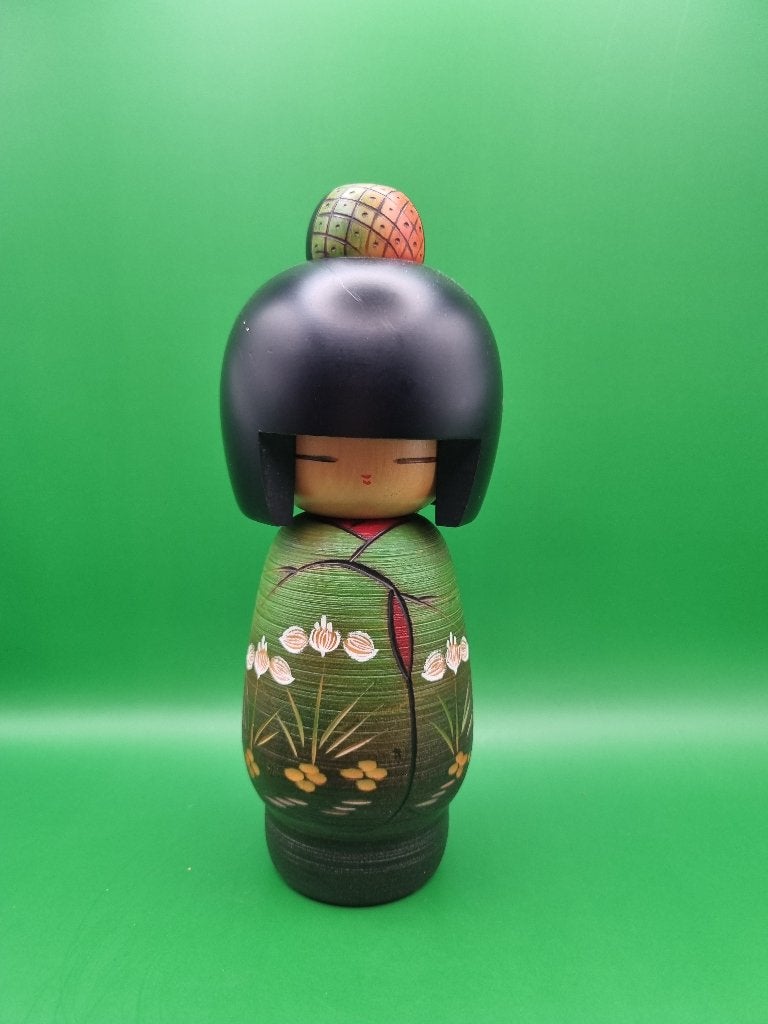 Le magnifique Izumino Kokeshi de Masae Fujikawa, 20 cm, Enlèvement ou Envoi, Japon, Autres matériaux