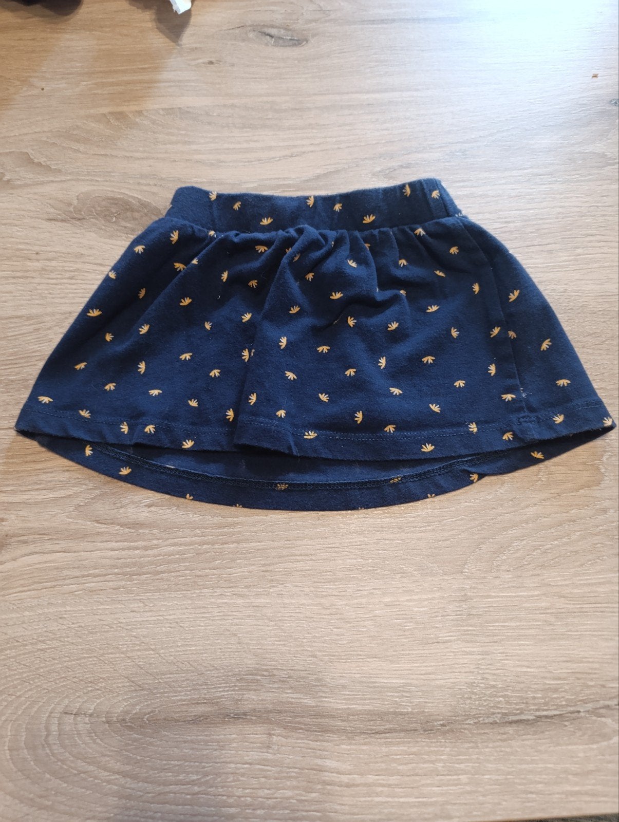 a vendre une petite jupe 3-6m, Enlèvement