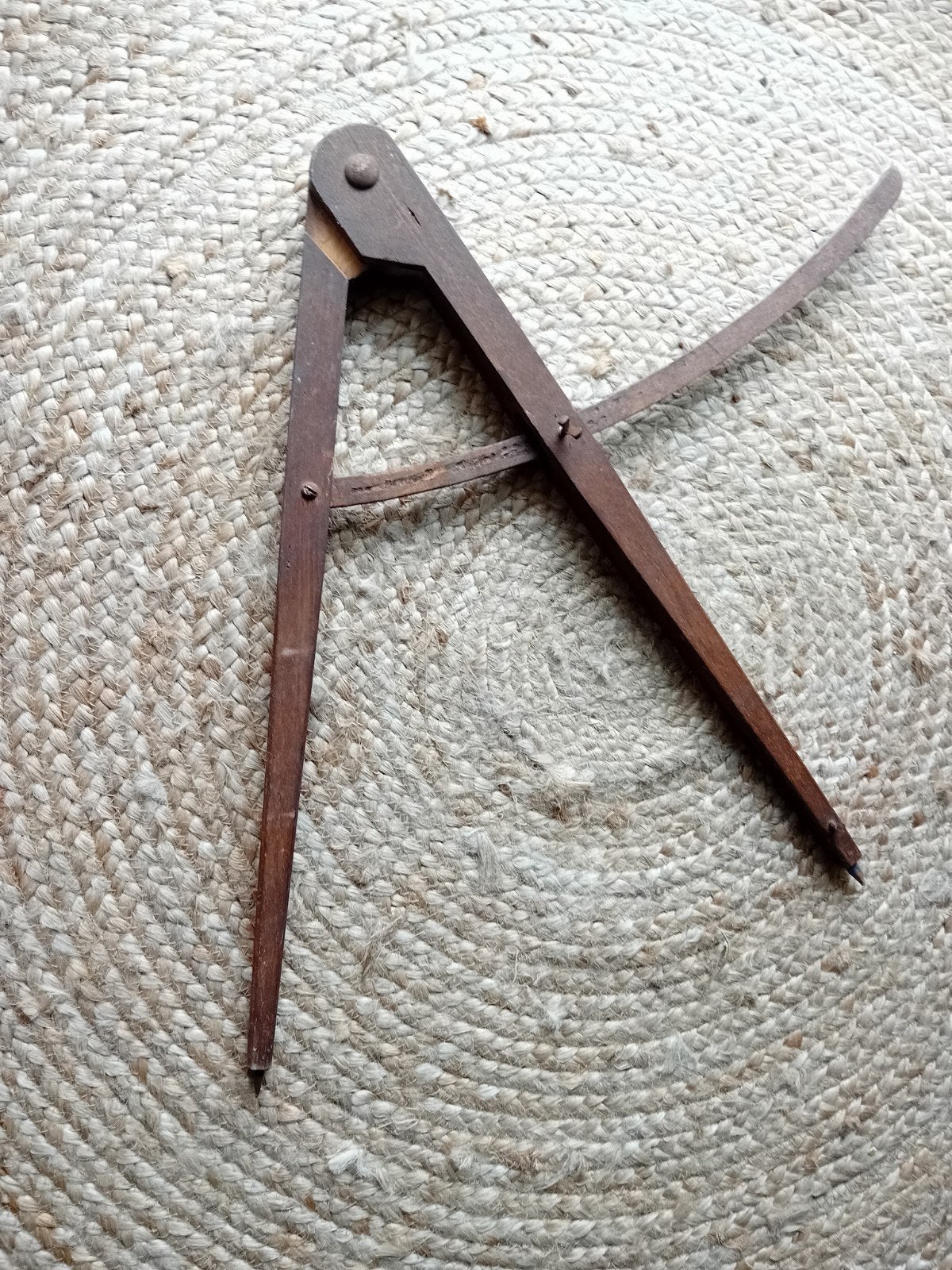 Grand compas de charpentier ancien en bois (51 cm), Antiquités & Art, Antiquités | Outils & Instruments, Envoi