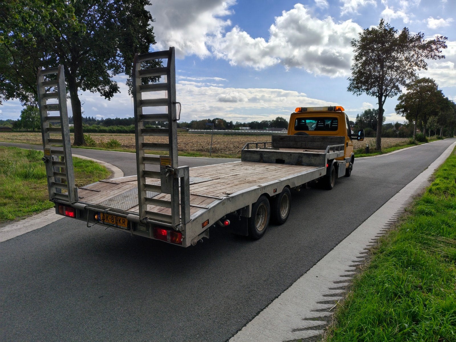 VELDHUIZEN SEMI DIEPLADER 10000 KG, 8100 KG LADEN, Achterwielaandrijving, Iveco, Geel, Particulier