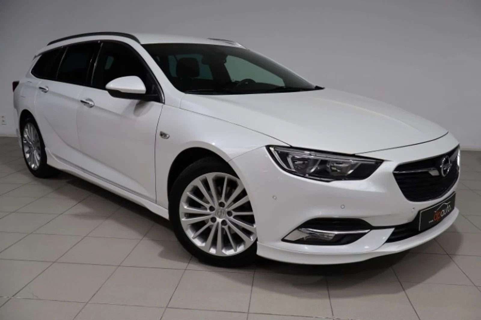 Opel Insignia Insignia Sports Tourer 1.5 Turbo Edition OPC L, Auto's, 4 cilinders, Wit, 1490 cc, Bedrijf