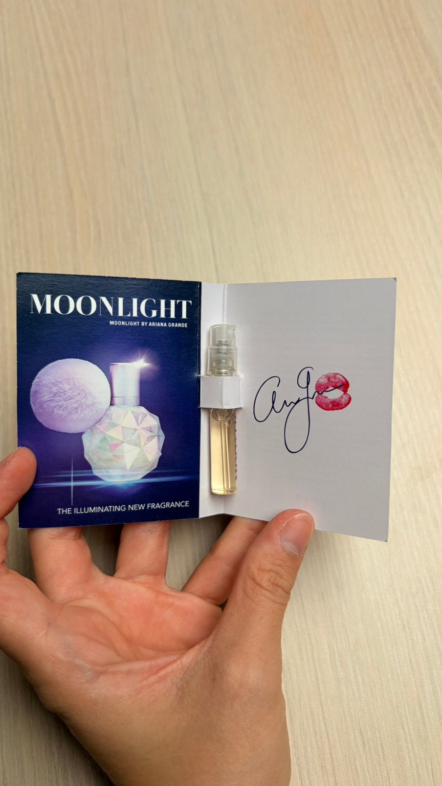 Ariana Grande Moonlight parfum staaltje sample, Handtassen en Accessoires, Uiterlijk | Parfum, Ophalen of Verzenden, Nieuw